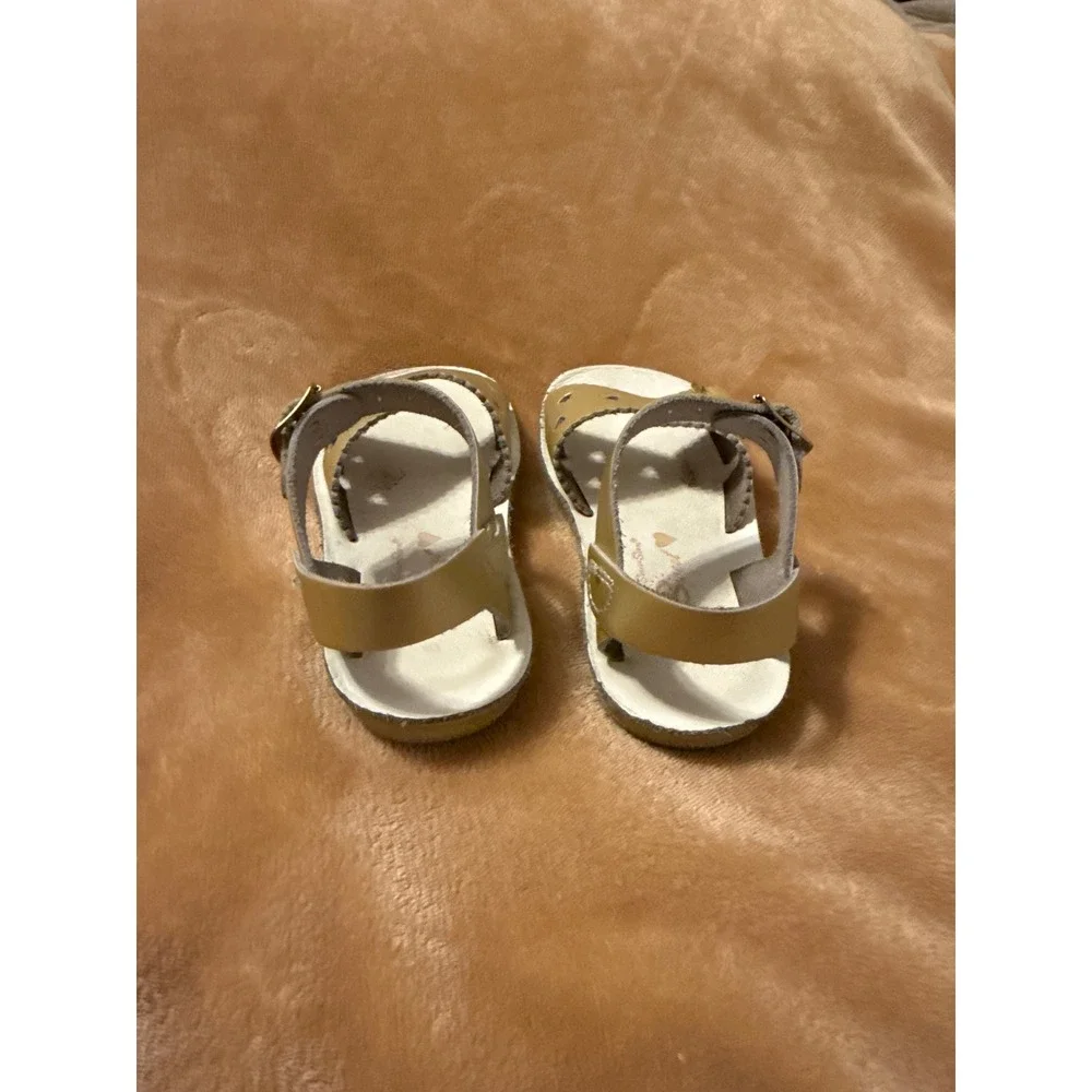 Salt Water Sun-San Sweetheart Gold Leather Scalloped Heart Sandals Toddler 8